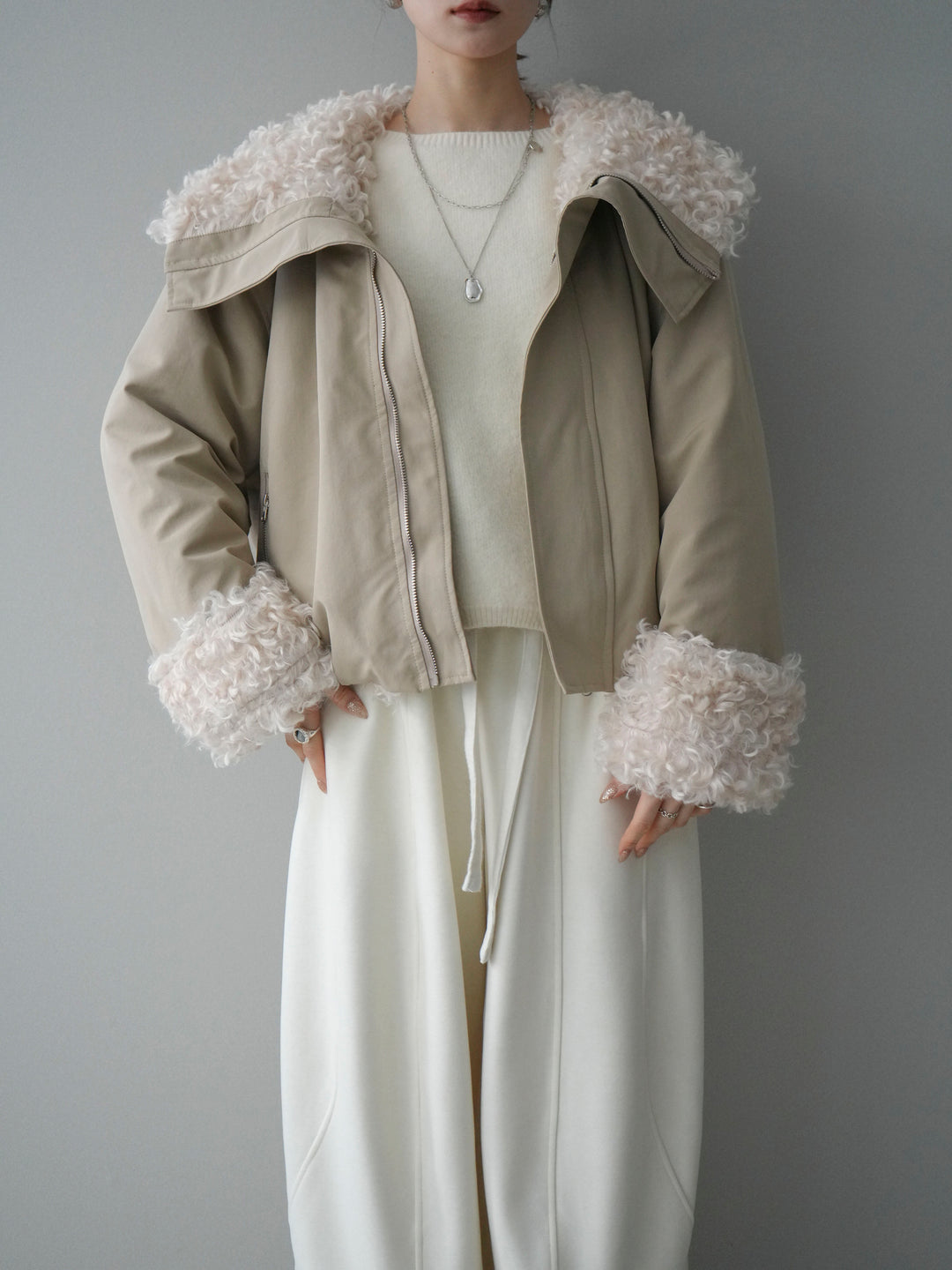 [SET]プードルファーダウンジャケット+アンゴラタッチボートネッククロップドプルオーバー+ウエストベルトカーブラインスエットパンツ(3set)