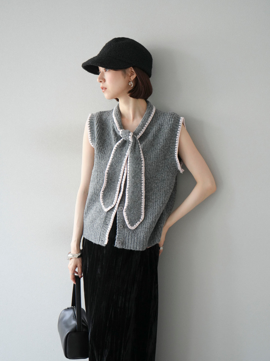 [予約]ステッチデザインボウタイニットベスト/グレー