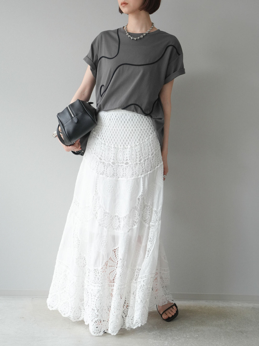 [予約]コード刺繍ルーズTシャツ/チャコール