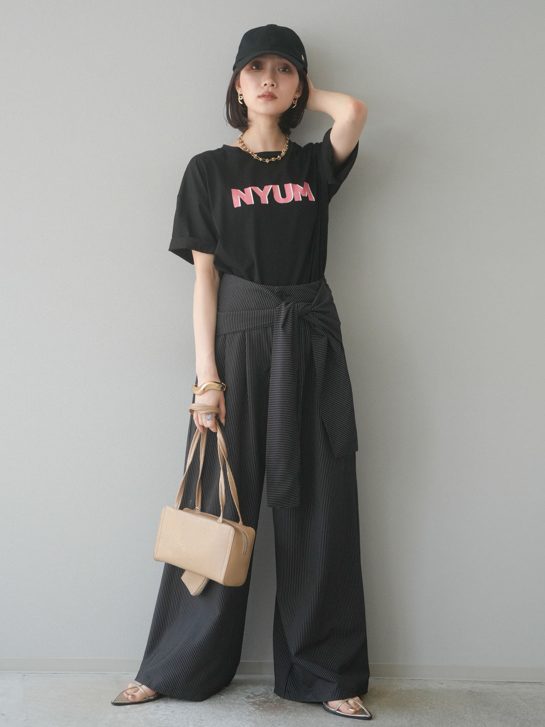 [預訂]“NYUM”標誌印花乾爽觸感棉質T卹/黑色