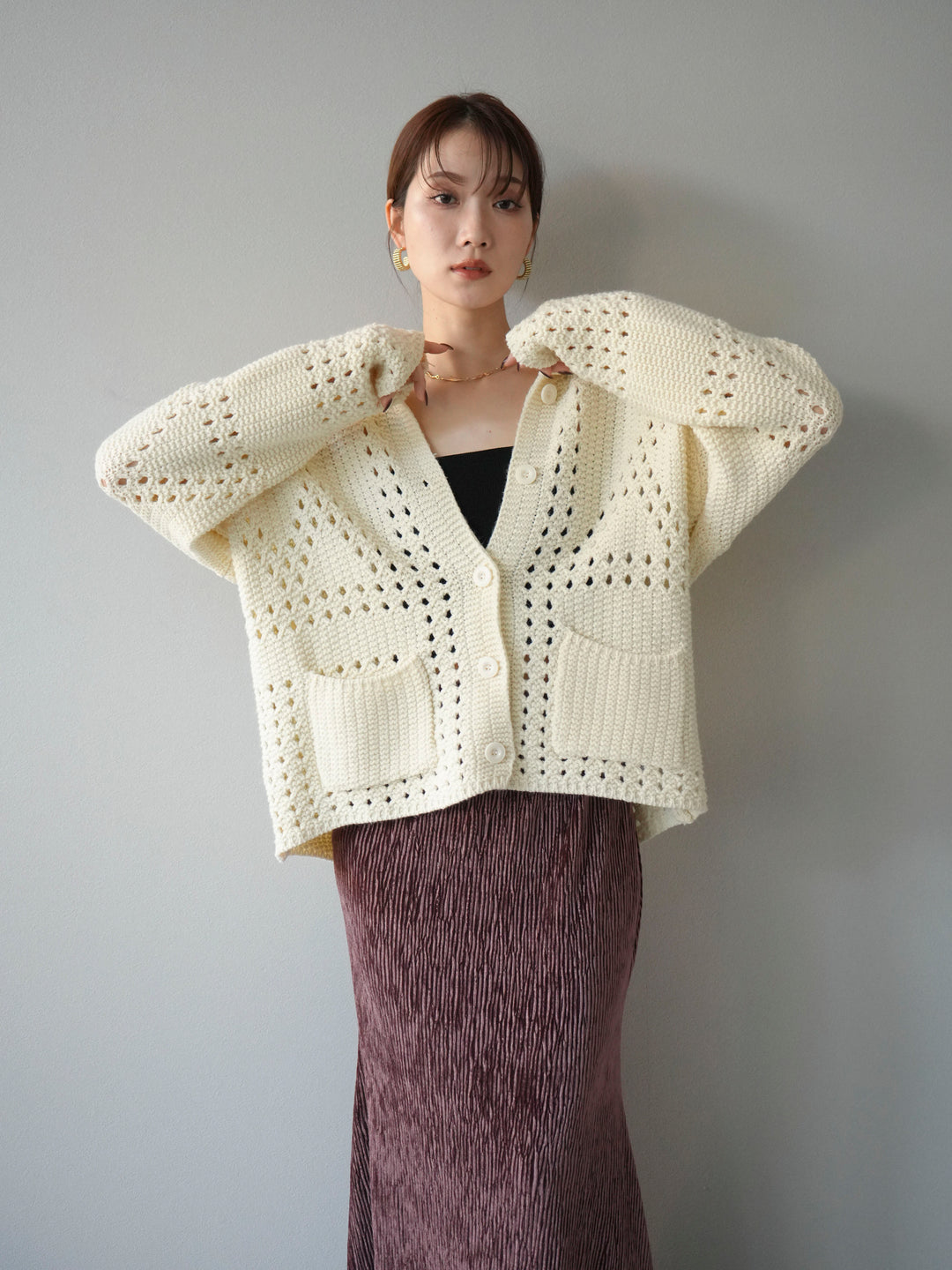 [予約]丸襟透かし編みニットカーディガン/オフ