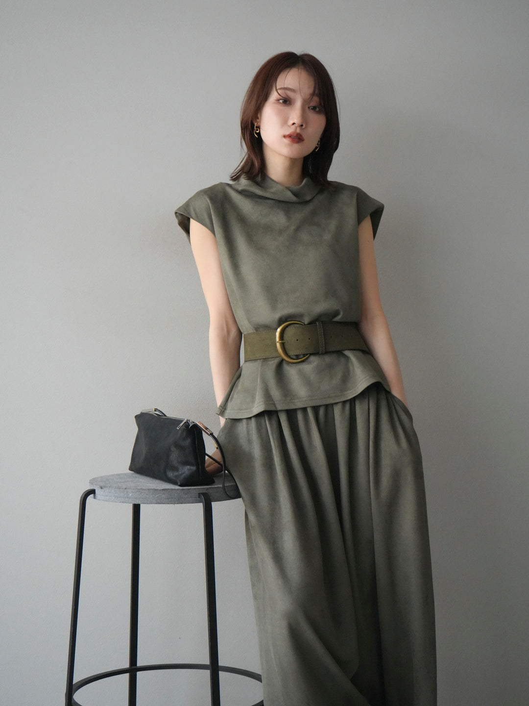 [SET]ベルト付スエードハイネックプルオーバー＆ワイドパンツSET UP