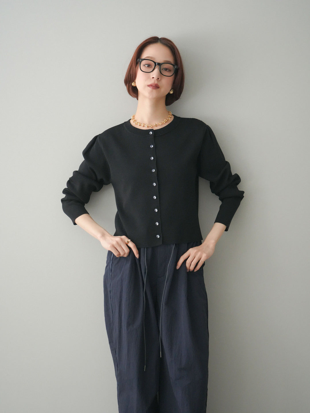 [SET]クリアボタンタックニットカーディガン+ドロストサイドラインナイロンパンツ(2set)