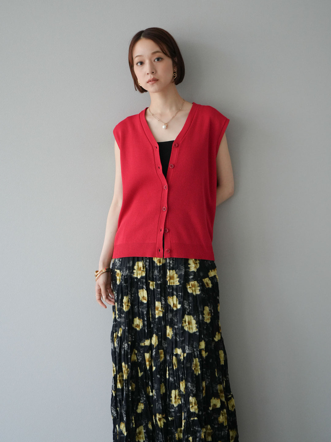 [SET] V領人造絲針織背心+花邊長裙（2件組）