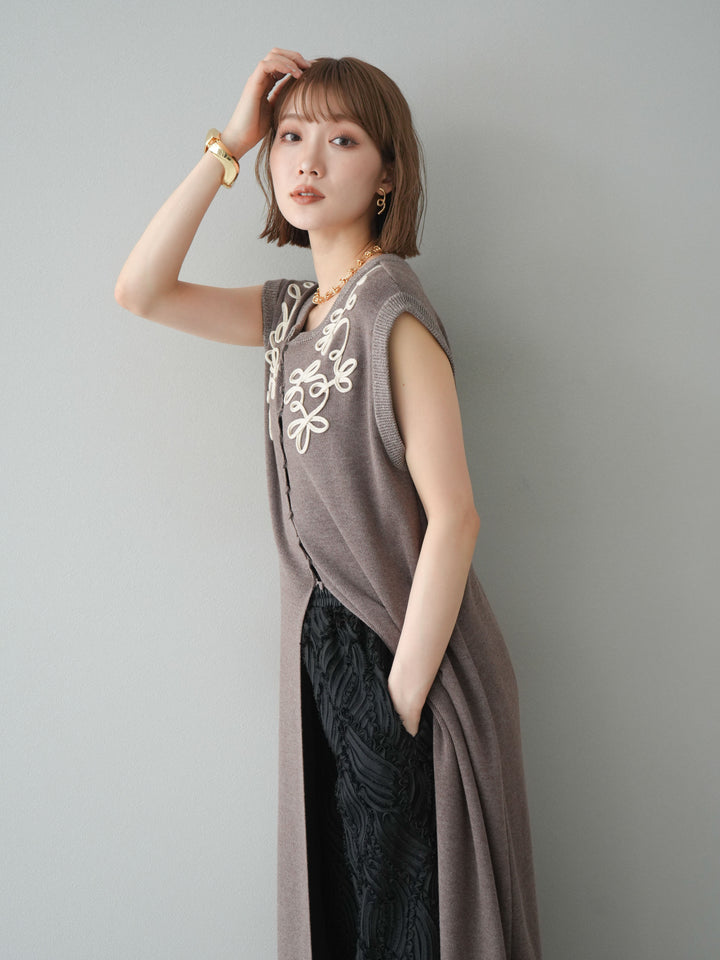 【預購】前開衩繩繡花針織洋裝/摩卡色