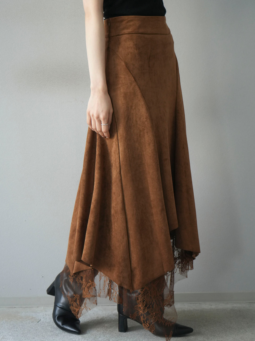 [予約]スエード裾レースアシンメトリースカート/camel