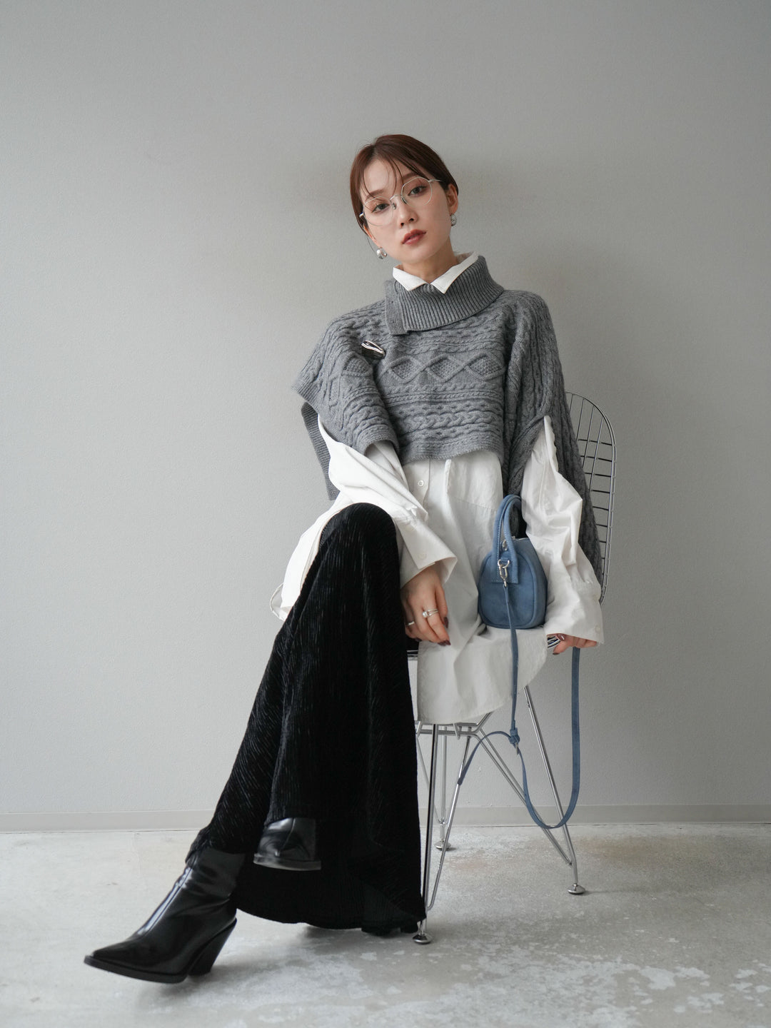 [予約]ケーブル編みニットケープ/グレー