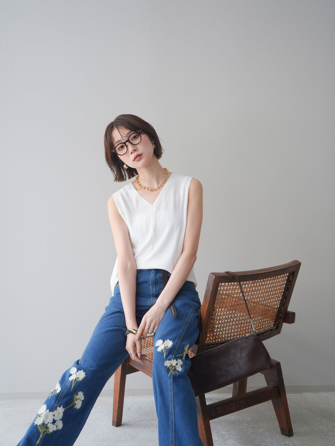 [SET]パールデザインVネックニットトップス+フラワー刺繍ストレートデニム(2set)