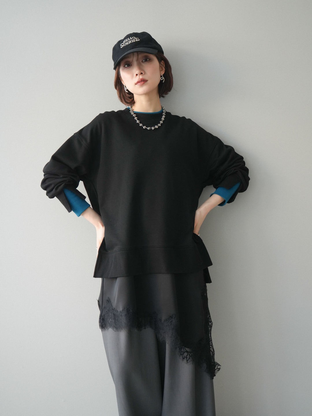 [予約]配色レイヤードデザインスエットプルオーバー/black