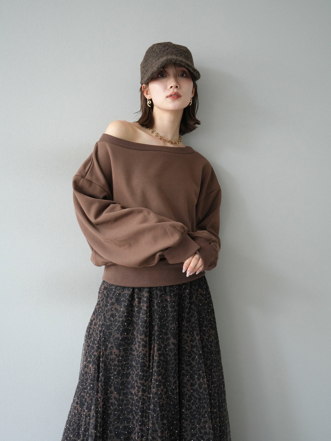 [予約]オフショルスウェットプルオーバー/ブラウン