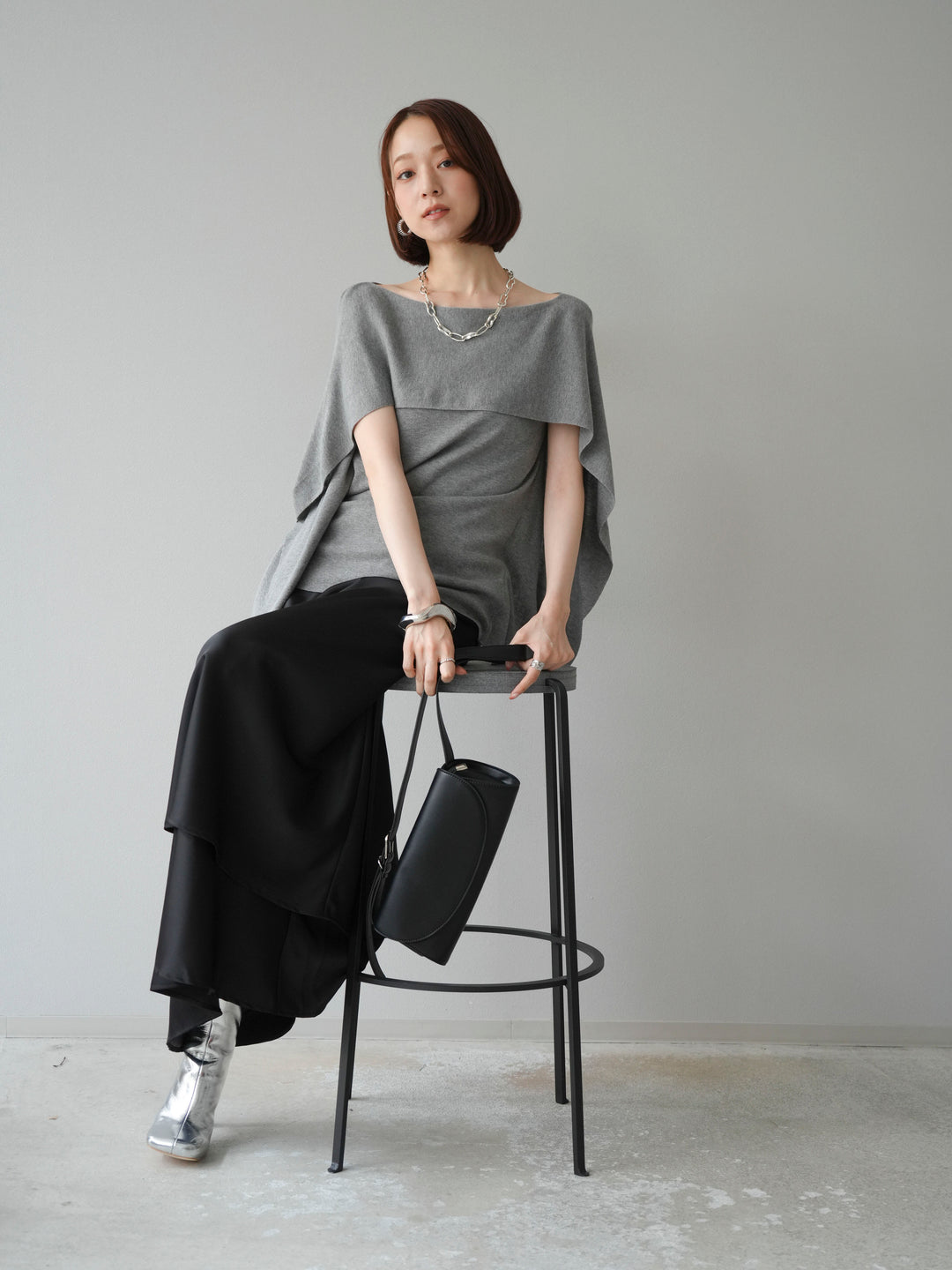 [予約]マントデザインスリットドルマンニット/グレー