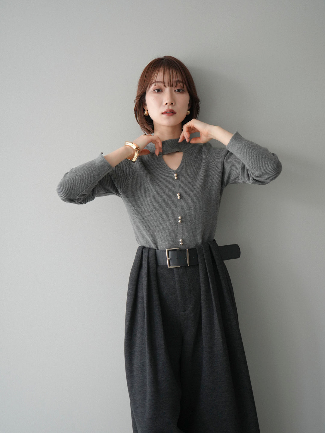 [予約]チョーカーデザインボタンリブニットトップス/gray