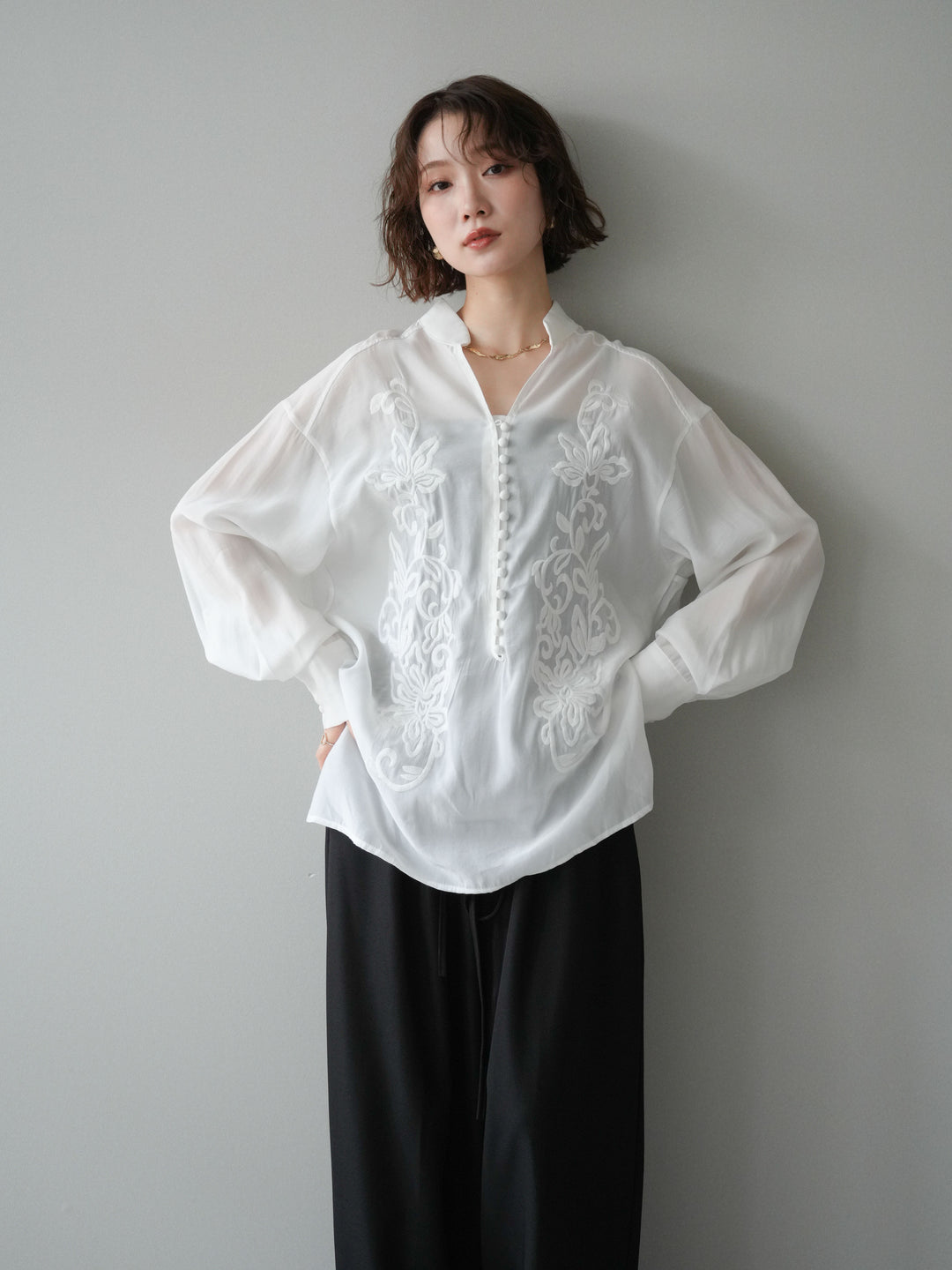 【預購】前繩刺繡襯衫/白色