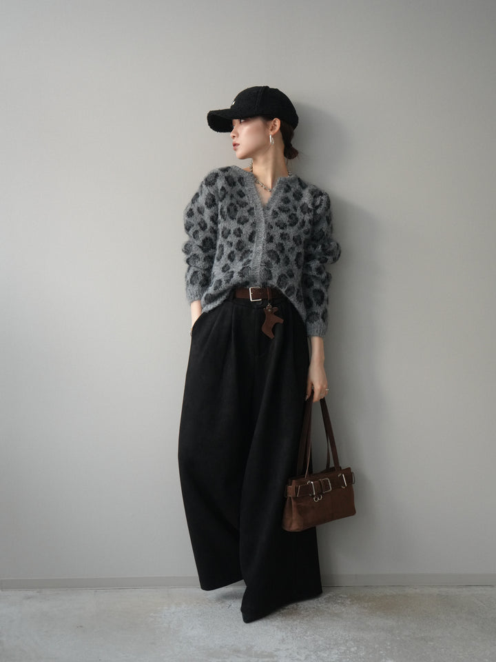 [予約]モチーフベルト付スエードタックワイドパンツ/black