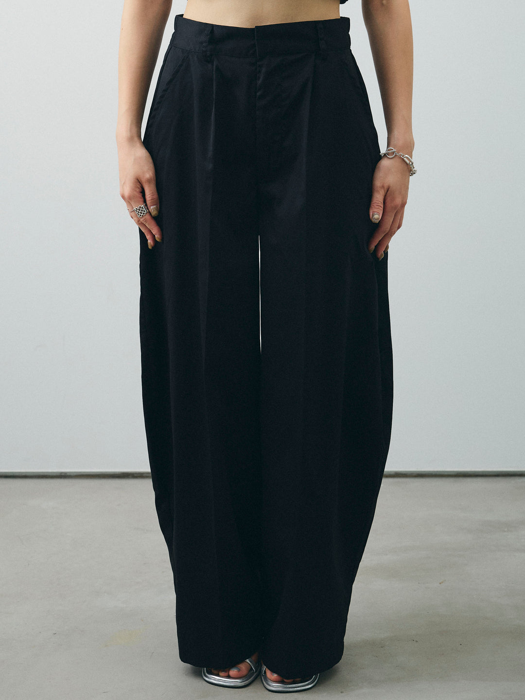 [予約]コクーンワイドチノパンツ/ブラック