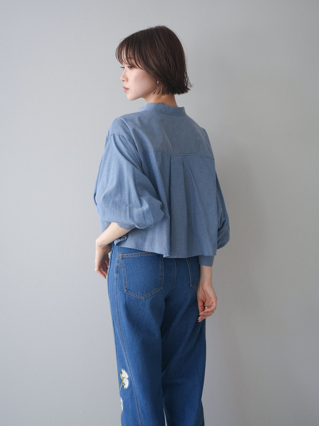 [SET]ラッフルフレアショートブラウス+フラワー刺繍ストレートデニム(2set)