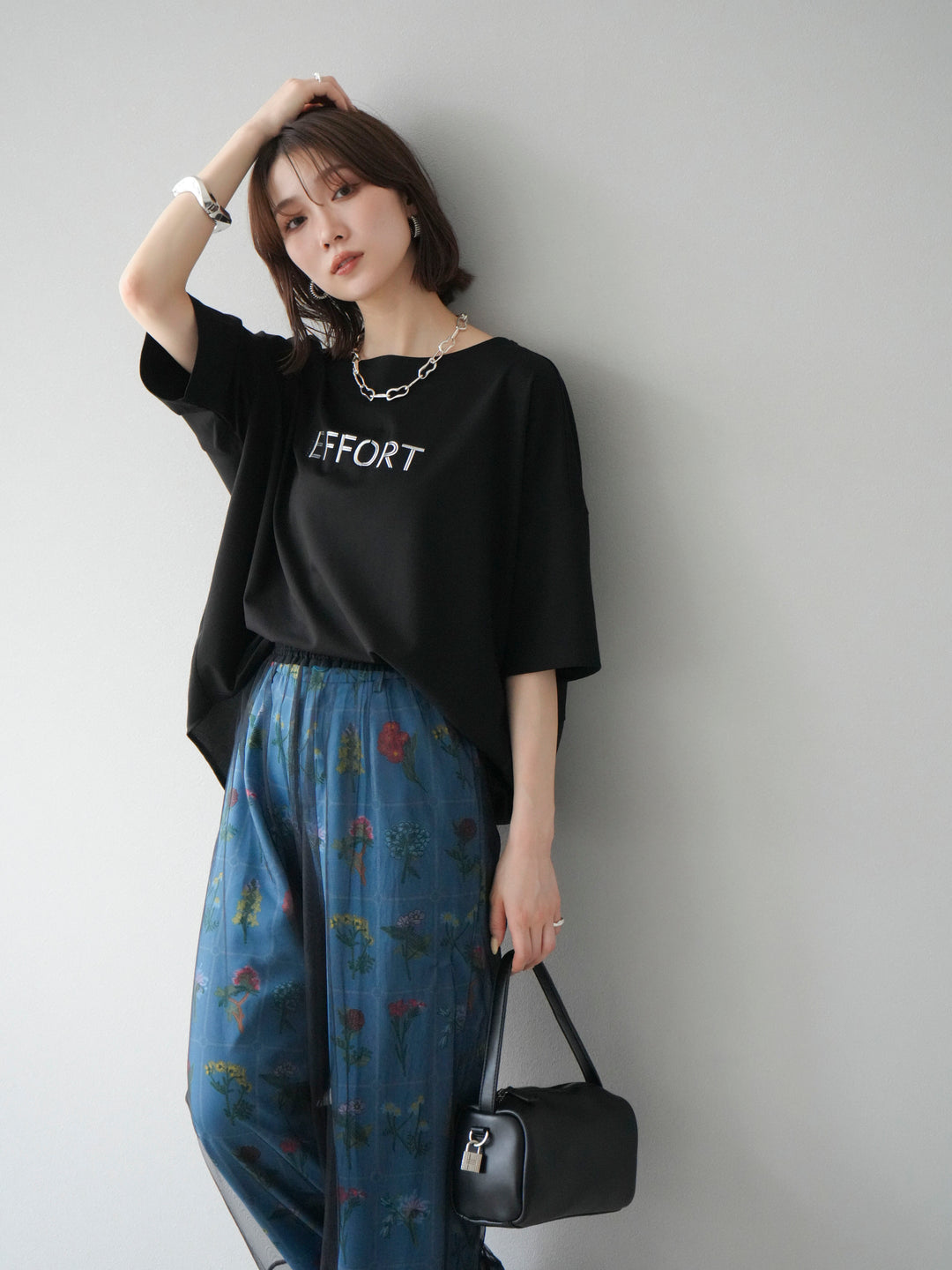 [予約]異素材メタリックロゴ刺繍×プリントTシャツ/ブラック