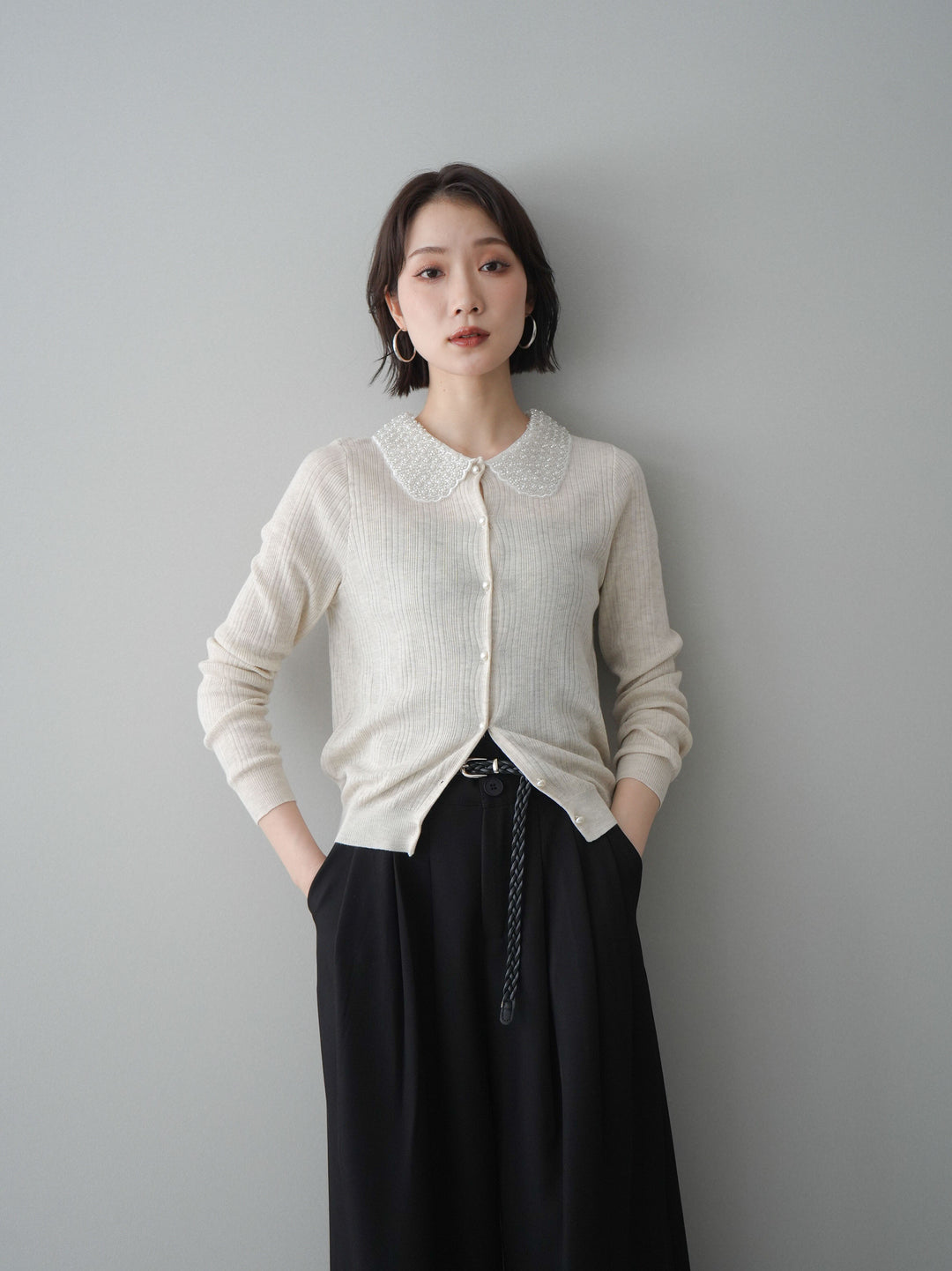 [SET]ビジュー襟パールボタンニットカーディガン+編み込みベルト付タックワイドパンツ(2set)