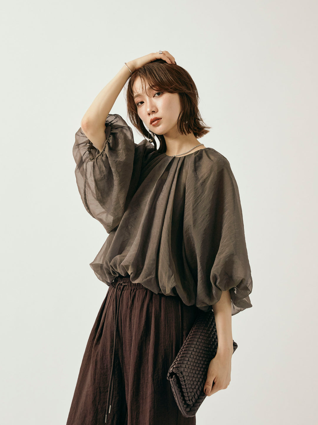 【Allure】[SET]オーガンジーバルーンショートブラウス+シャイニースラブシアーワイドパンツ(2set)