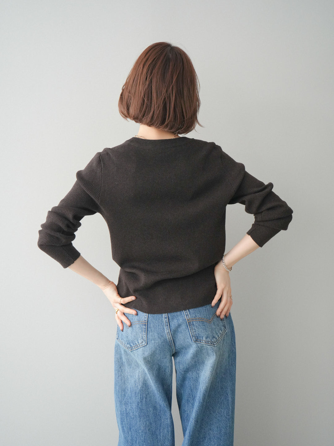 【預購】雙色拼接口袋亨利領針織衫/棕色