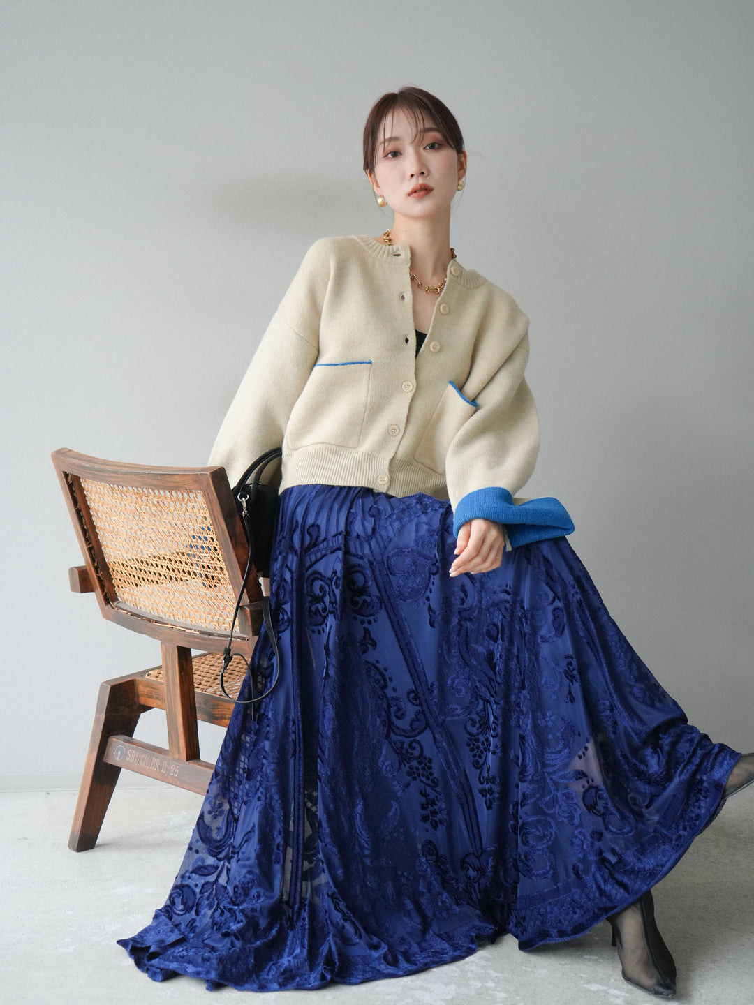[SET]バイカラーオーバーニットカーディガン+アンティーク柄フロッキーマキシスカート(2set)