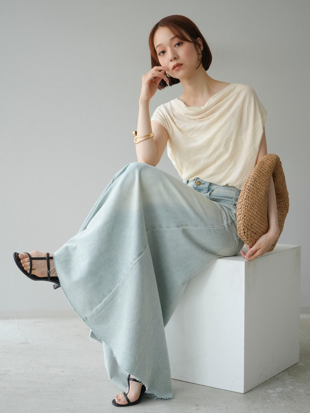 [預訂] 串珠鏈垂墜上衣/象牙色