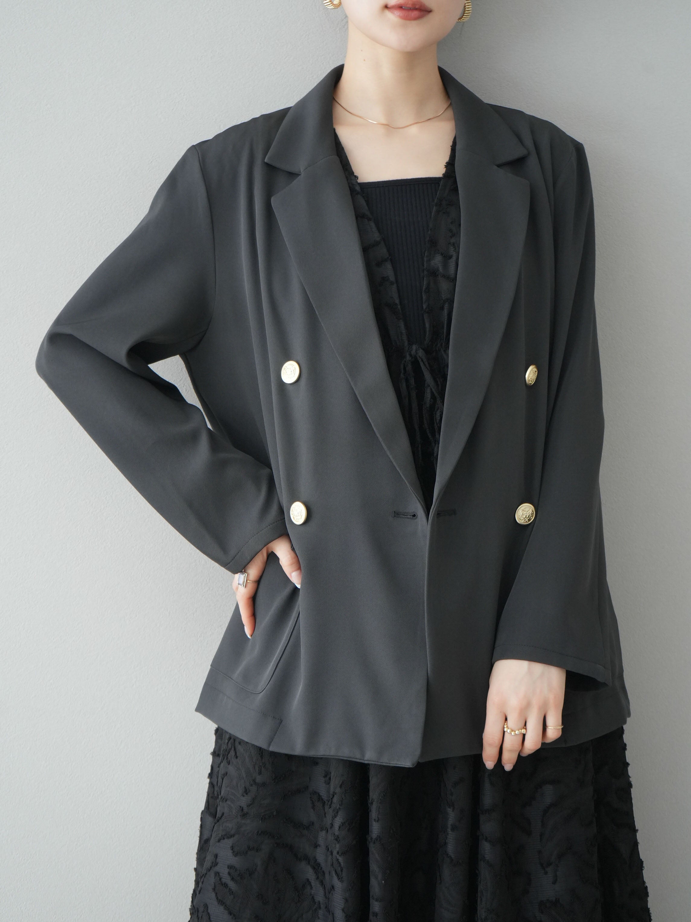 予約]ゴールドボタンダブルテーラードジャケット/チャコール – Lumier