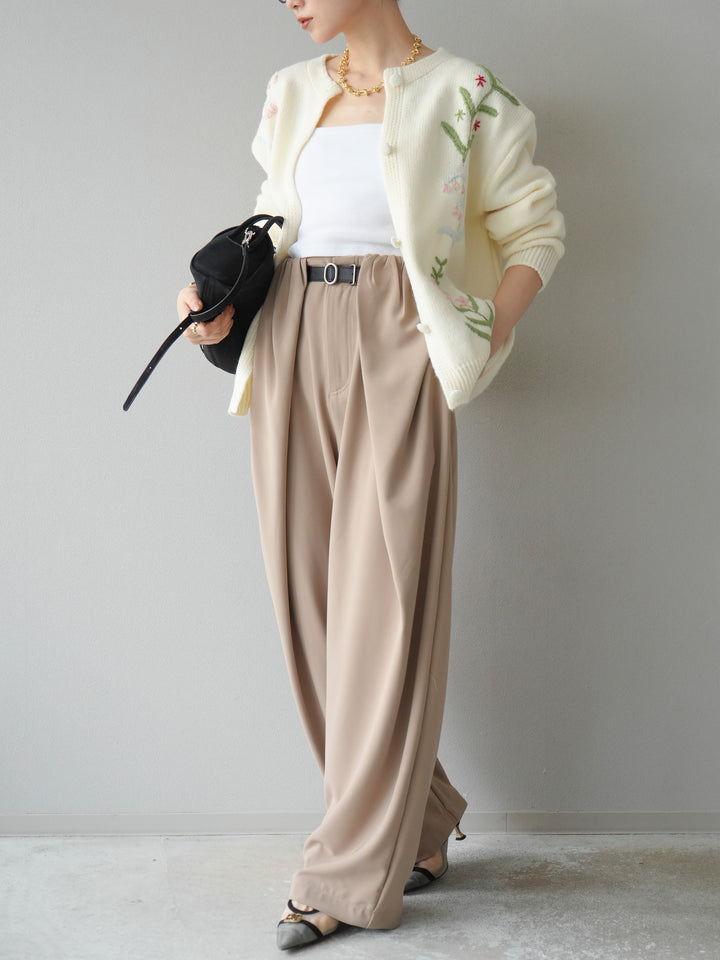 [予約]フラワー刺繍ニットカーディガン/オフ