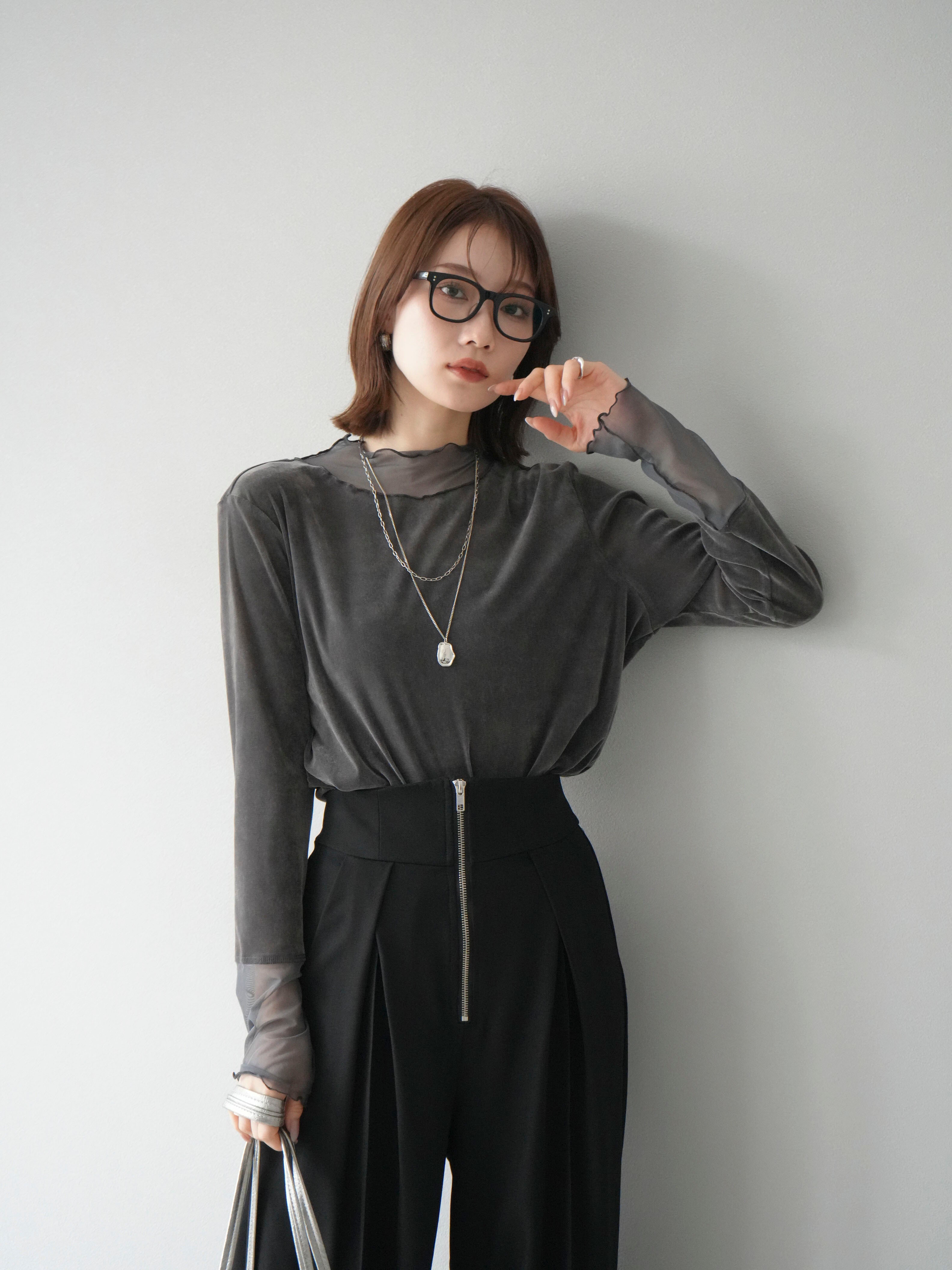 ヘヨン hyeon ベロアシアートップス　　ブラック 予約]シアー切替ベロアトップス/チャコール – Lumier