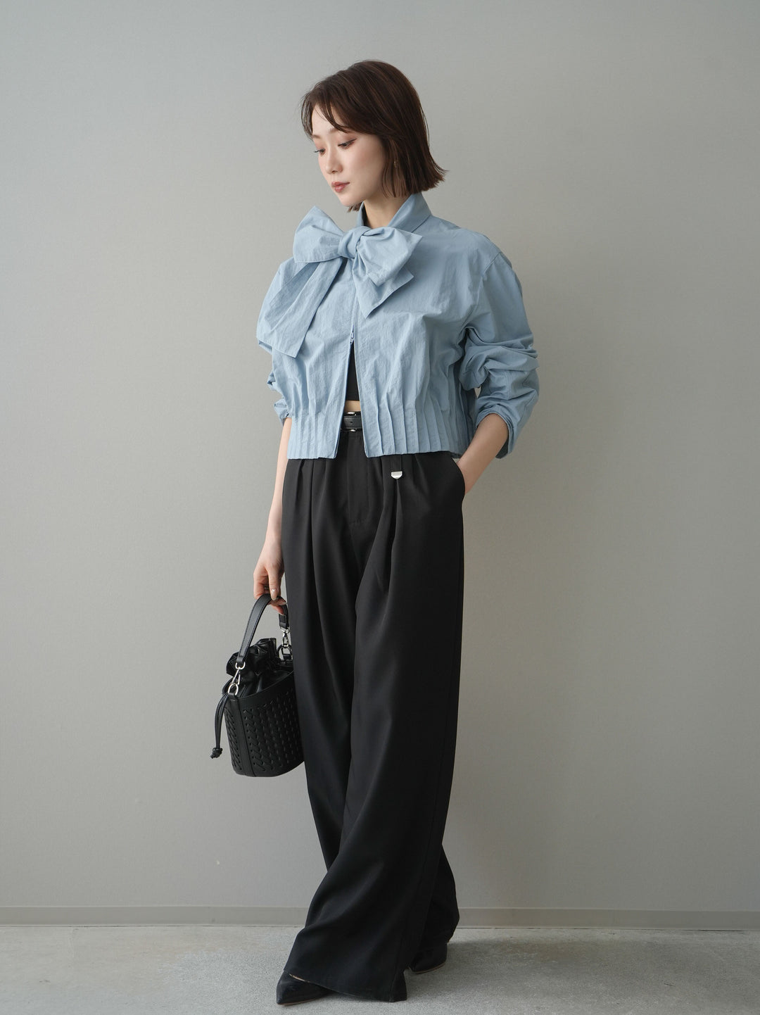 [SET]ボウタイ裾プリーツライトジャケット+ベルト付キーホルダーモチーフワイドパンツ(2set)