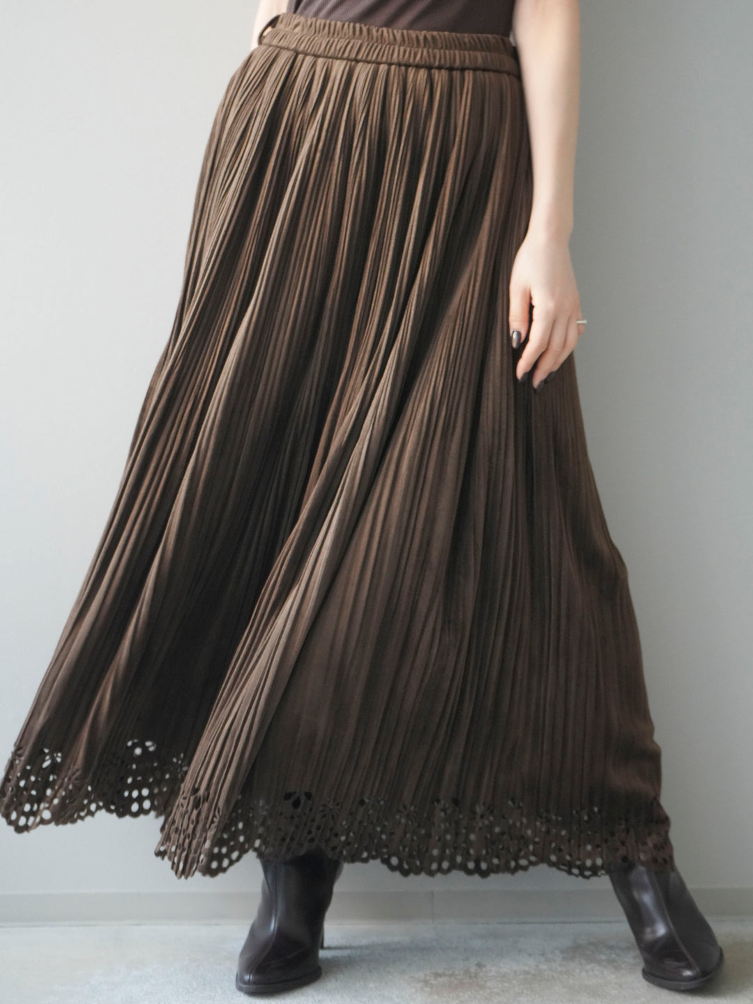[予約]パンチングデザインスエードプリーツスカート/brown