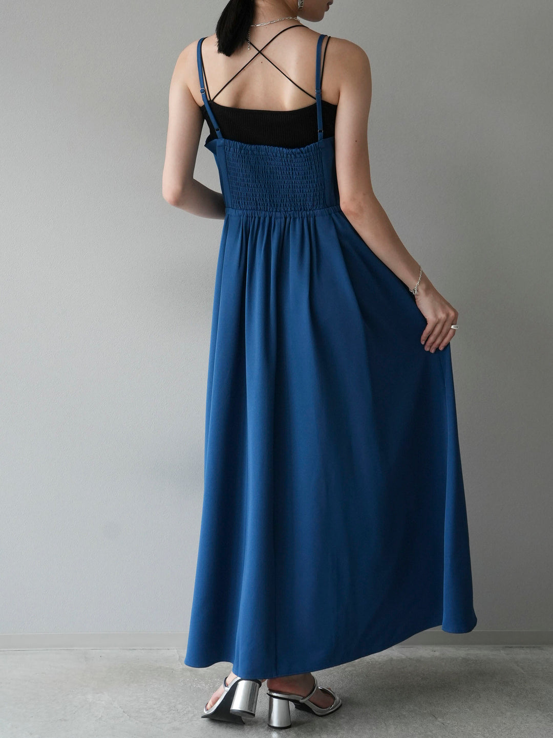 [Pre-order] Round-cut flared camisole dress/blue