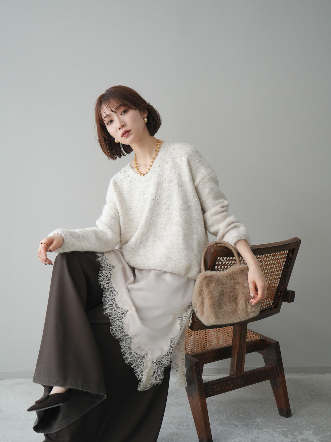 [SET]パール×ビジューVネックニットプルオーバー+アシンメトリーサテンレースキャミソール+テープベルトタックバギーパンツ(3set)