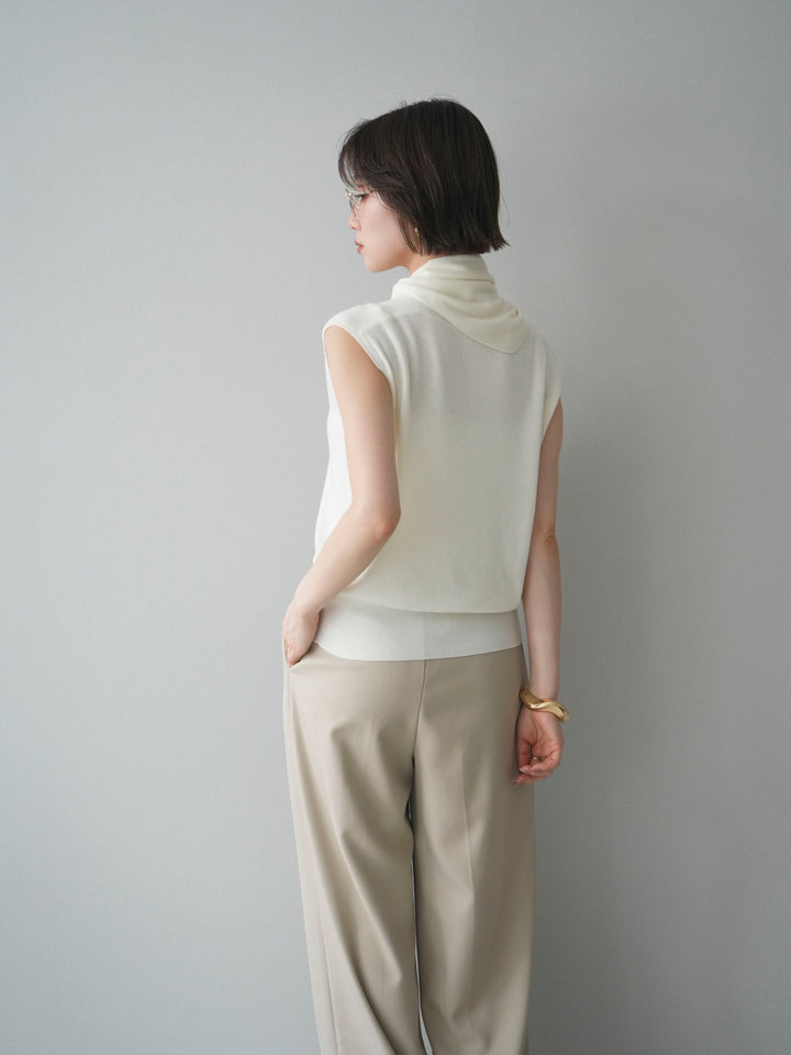 [予約]スカーフ付Vネックニットベスト/white