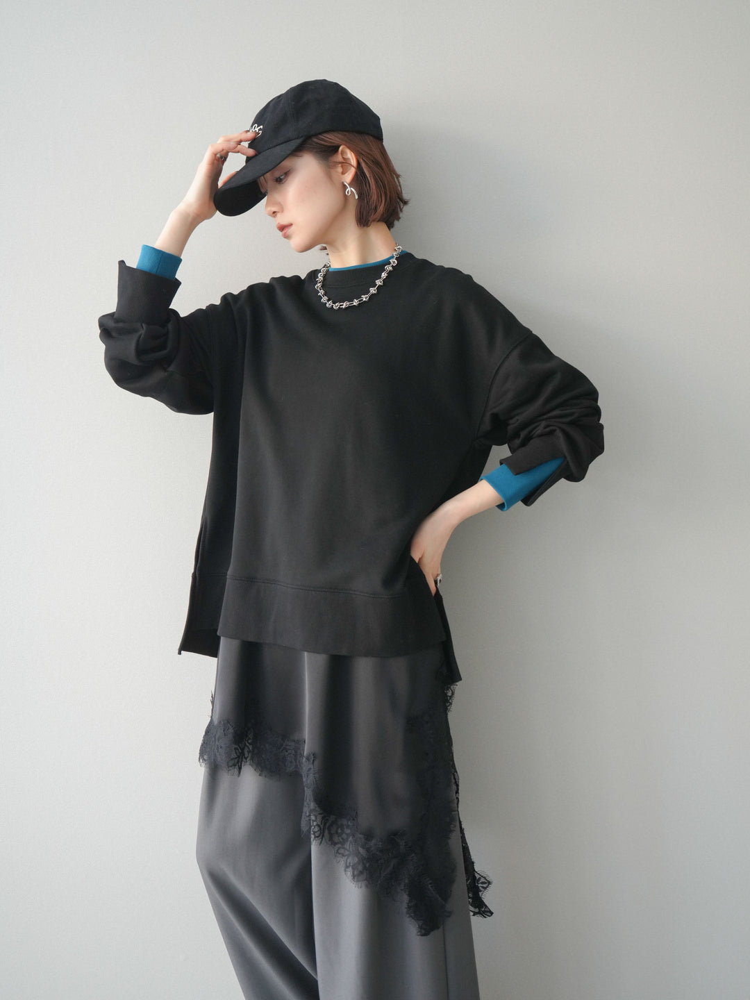 [予約]配色レイヤードデザインスエットプルオーバー/black