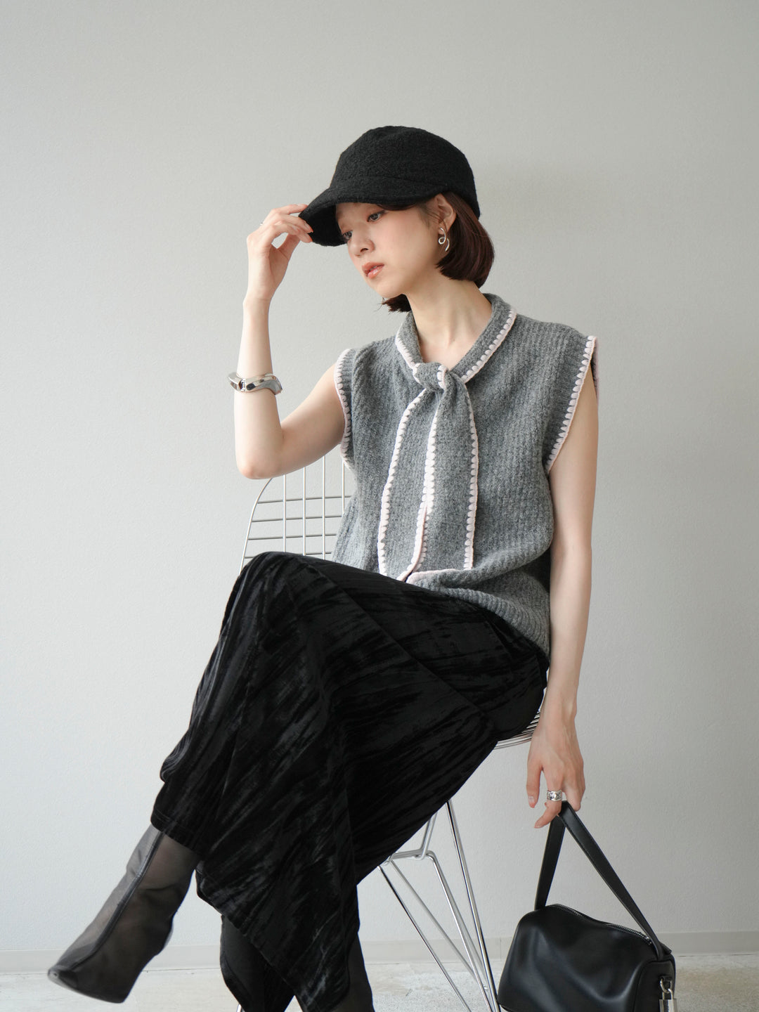 [予約]ステッチデザインボウタイニットベスト/グレー