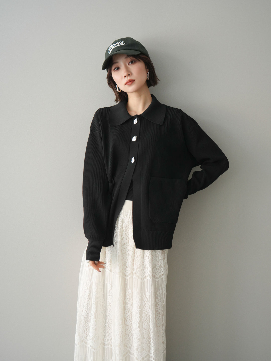 [予約]メタルボタン襟付きポリエステルニットカーディガン/black