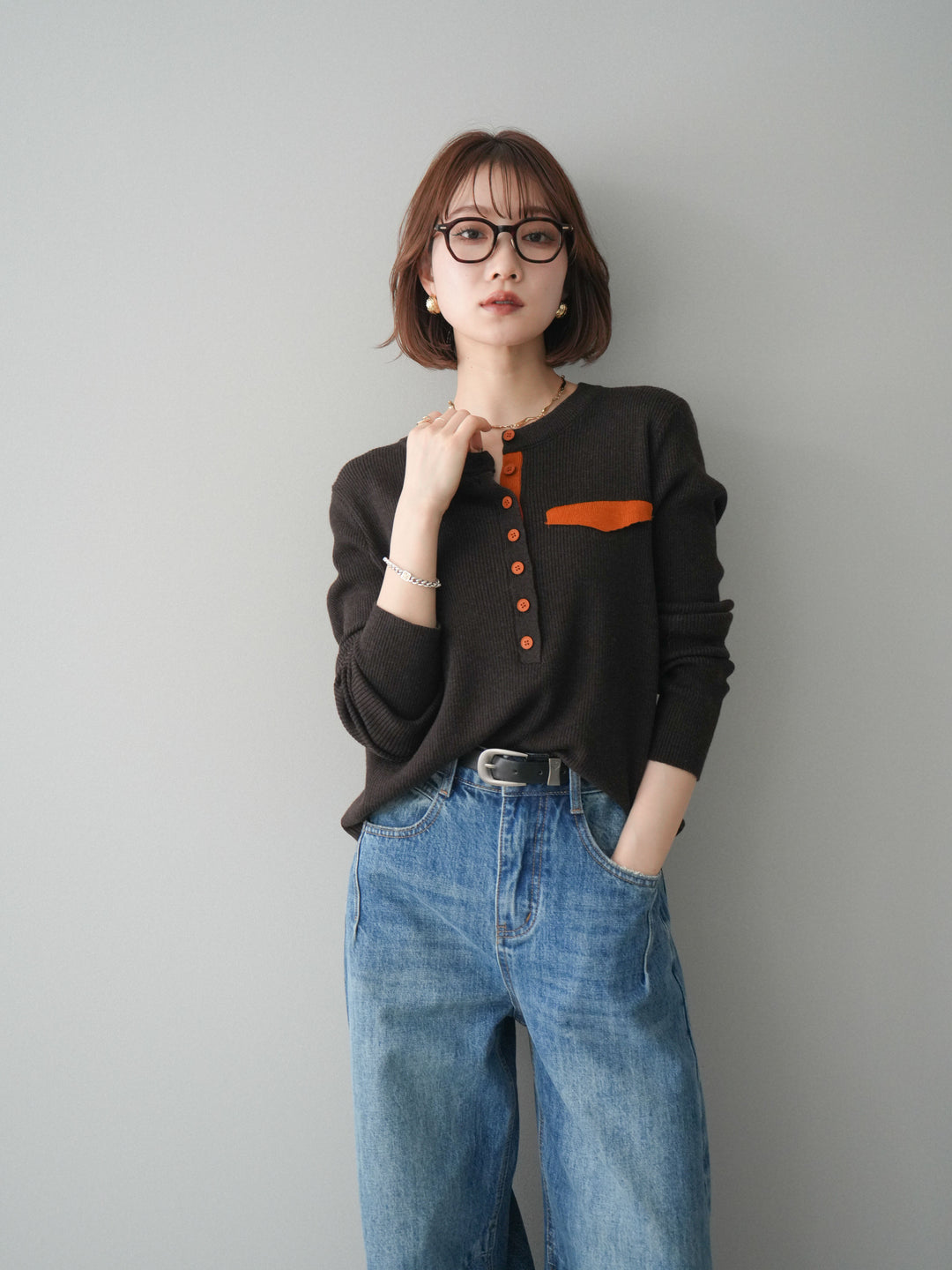 【預購】雙色拼接口袋亨利領針織衫/棕色