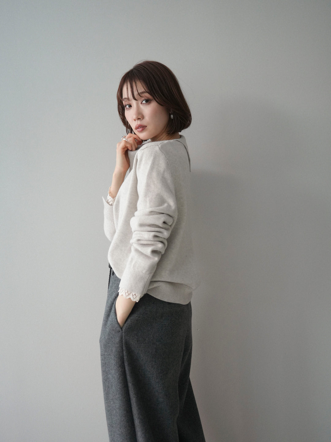 [SET]袖レースパール付き配色ニットトップス+ウールタッチカーブパンツ(2set)