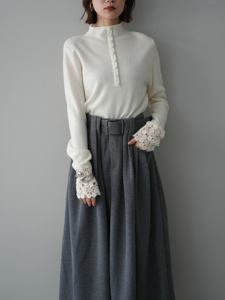 [予約]袖スカラップレースフロントボタンウールニットトップス/white