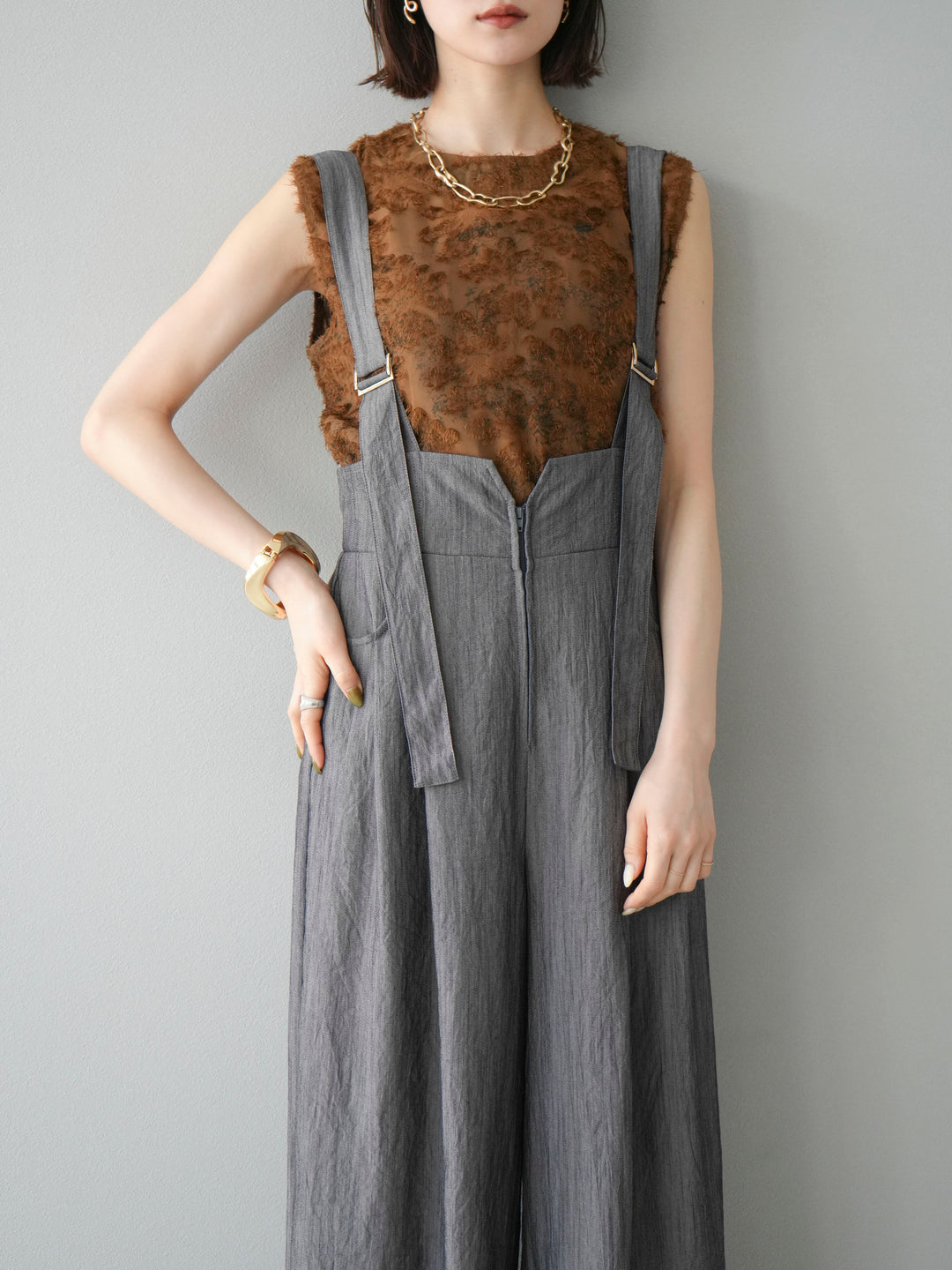 [SET]ストリングデザインハイウエストサロペット+ニュアンスフリンジジャガードノースリーブブラウス(2set)