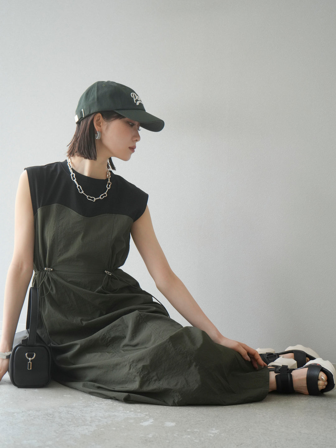 [SET] 剪裁對接尼龍洋裝 + 可選飾品套裝 (2 套)