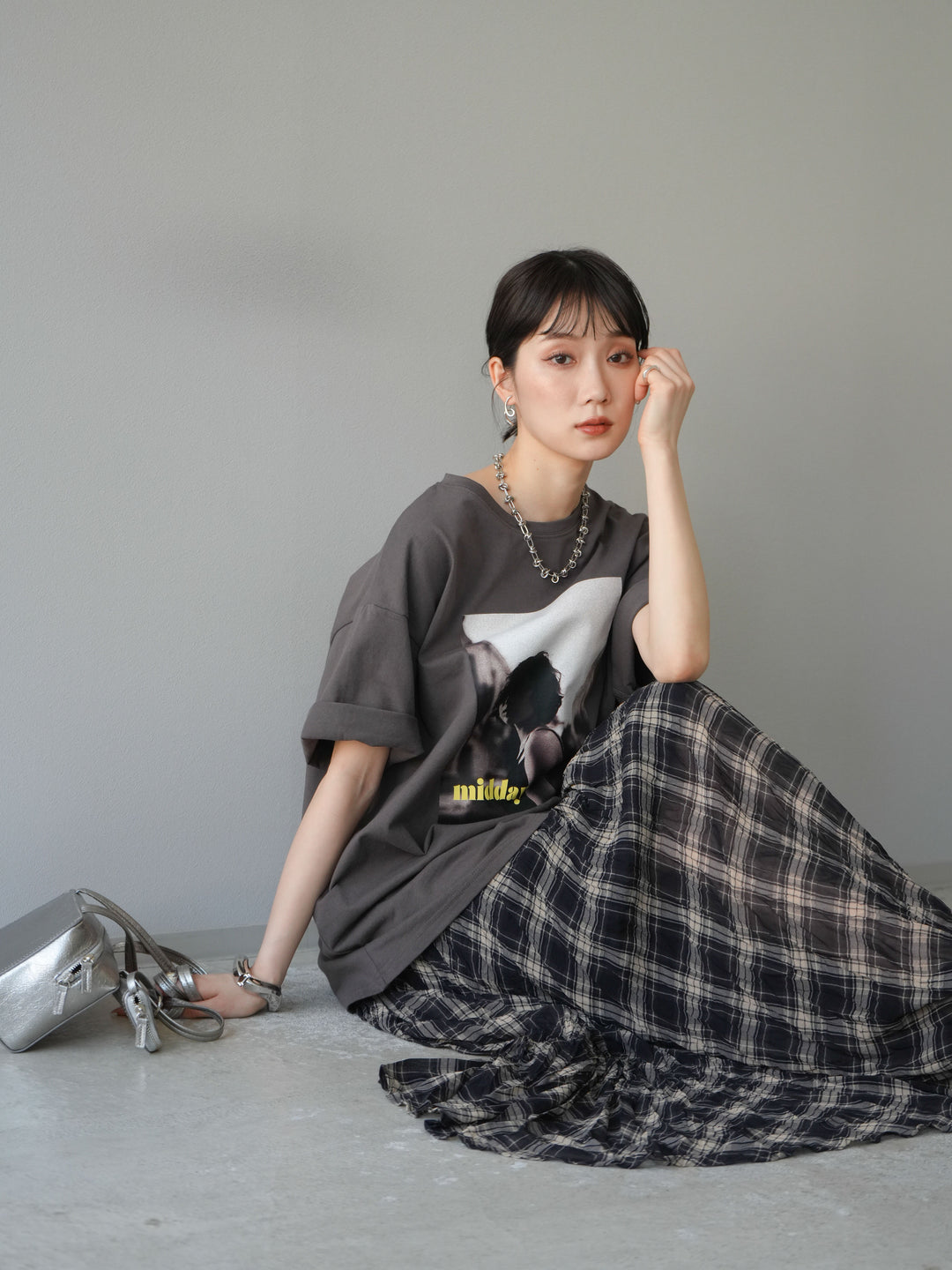 [SET]ネオンロゴフォトプリントBIG Tシャツ+シアーチェックアシンメトリーワッシャースカート(2set)