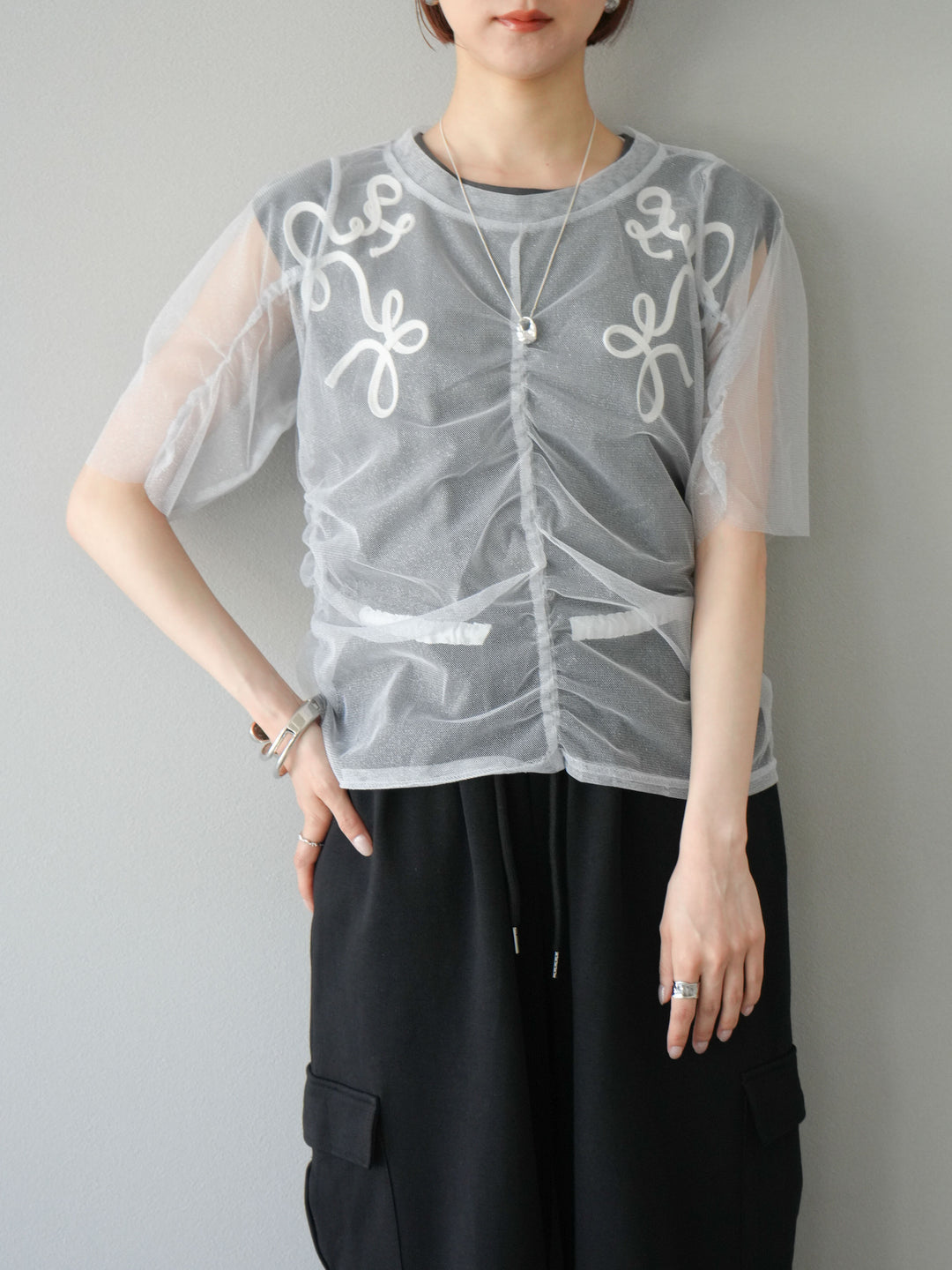 [SET]ラメチュールシャーリングプルオーバー+コード刺繍フレンチスリーブTシャツ(2set)