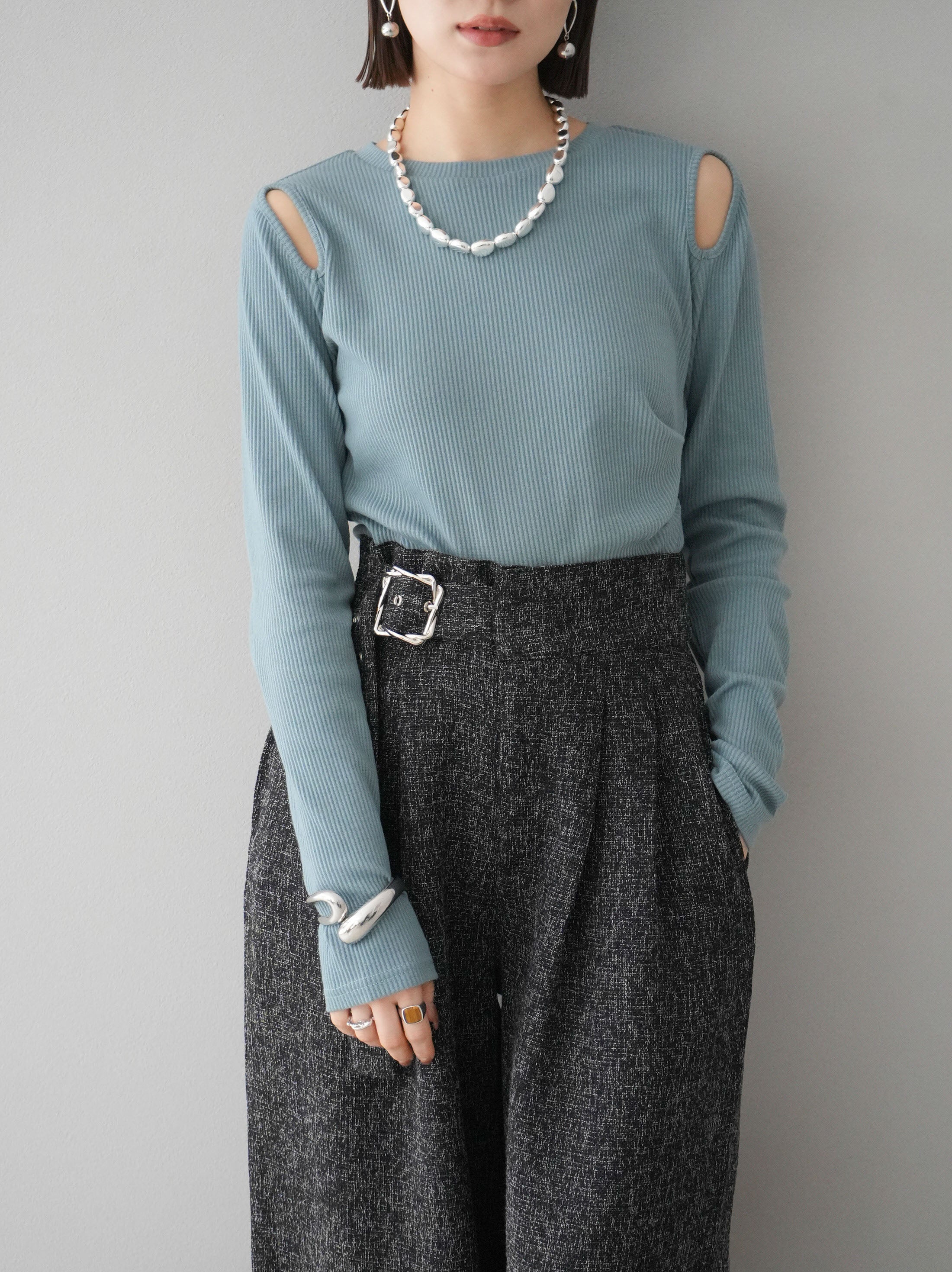 予約]ウエストタックショルダーデザインカットリブトップス/サックス