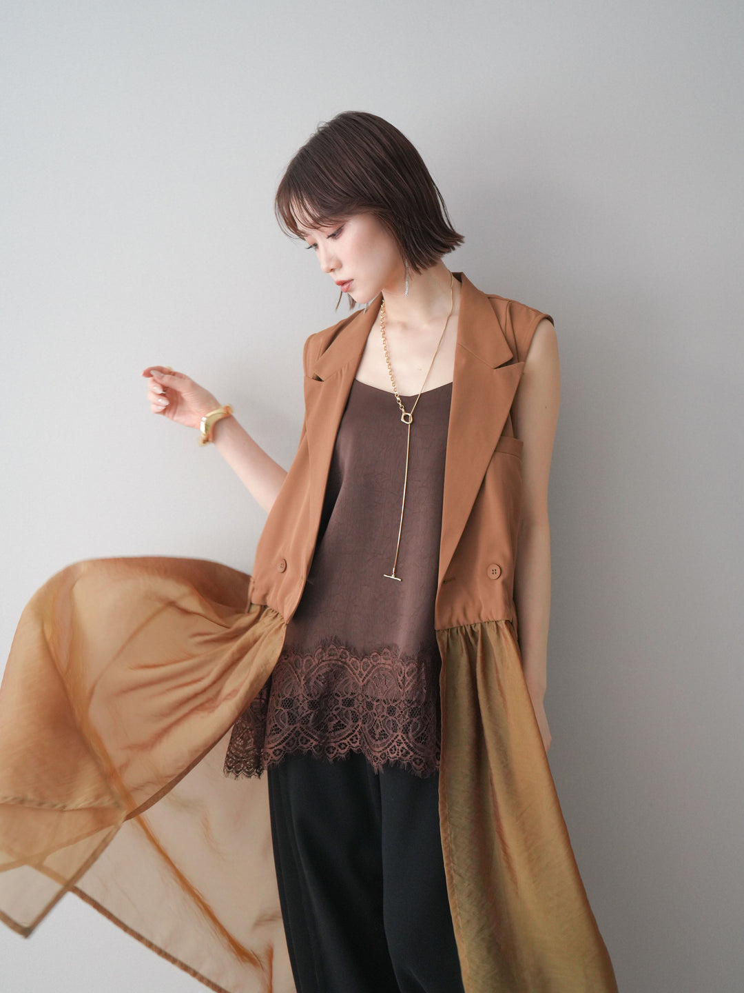 [SET]シアーレイヤードテーラードロングジレ+レーストリムキャミソール+2WAYデザインスウェットパンツ(3set)