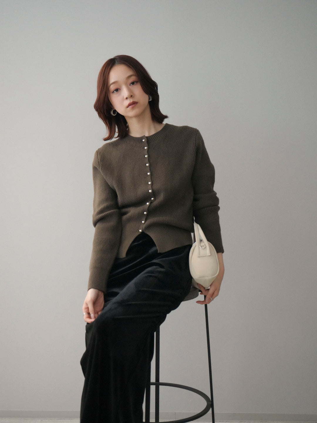 [SET]シルバーボタン畦編みニットカーディガン+ギャザーベロアスカート(2set)