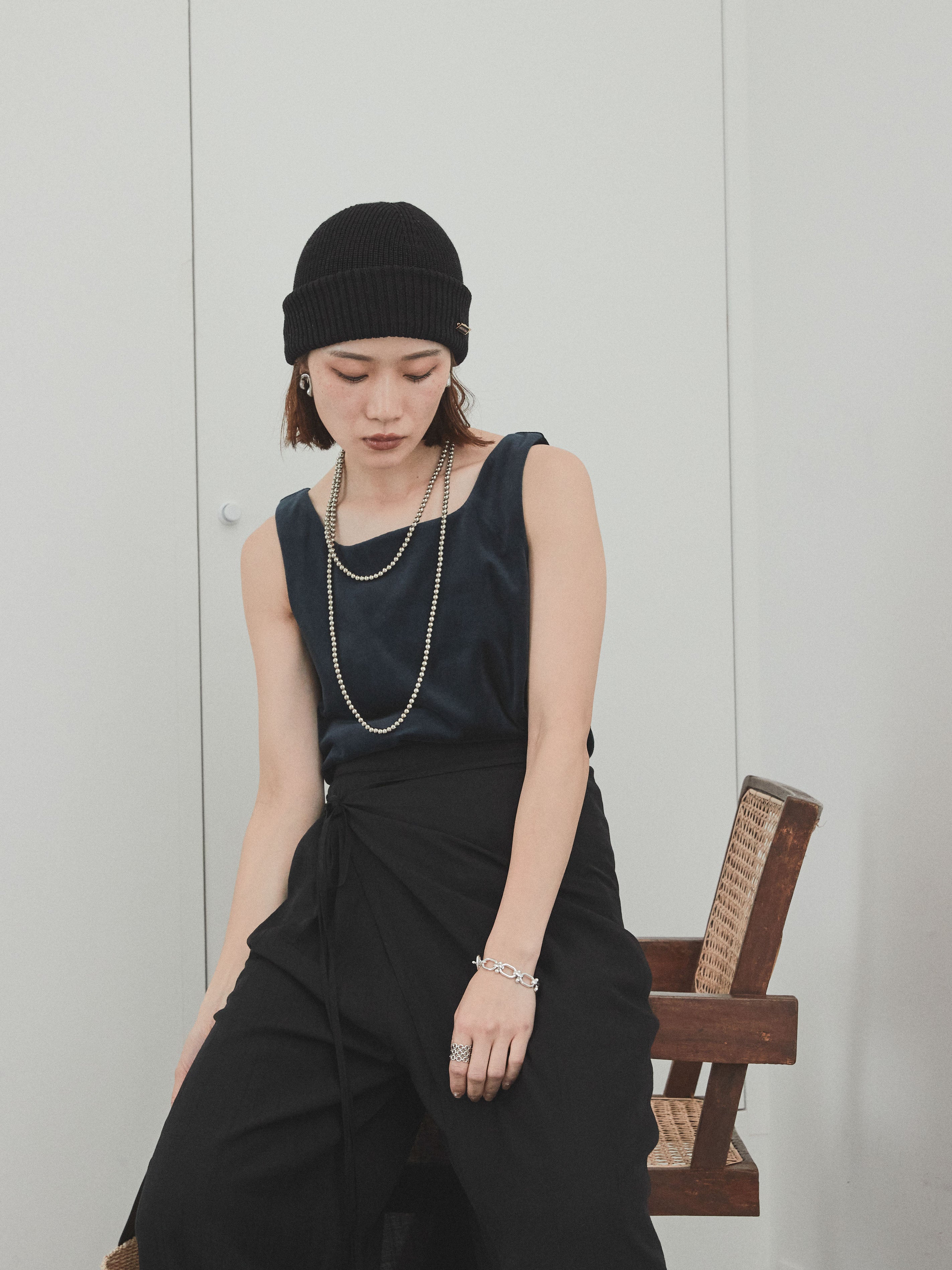 予約]スクエアベロアタンクトップ/ネイビー – Lumier