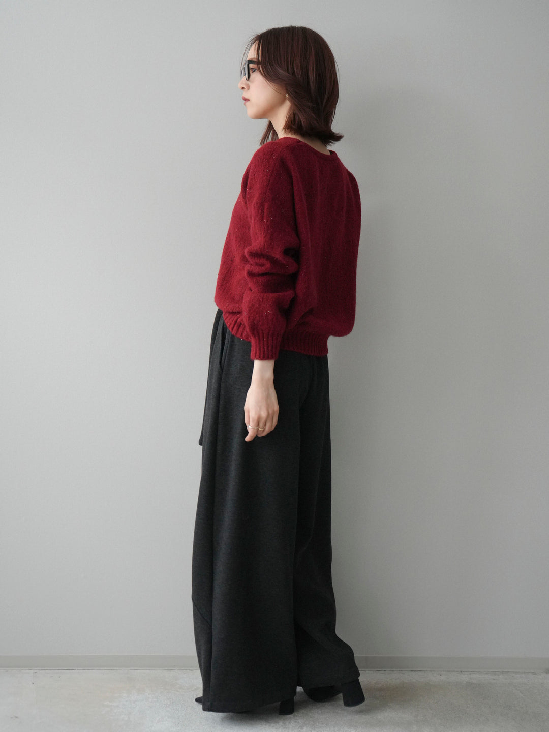 [SET]ツイストネックラメネップヤーンニットプルオーバー+ウエストベルトカーブラインスエットパンツ(2set)