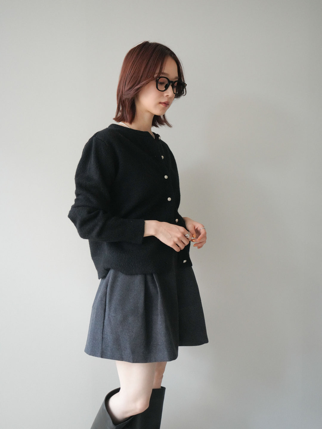 [SET]アンティークボタンニットカーディガン+ベルト付きタックミニスカート(2set)
